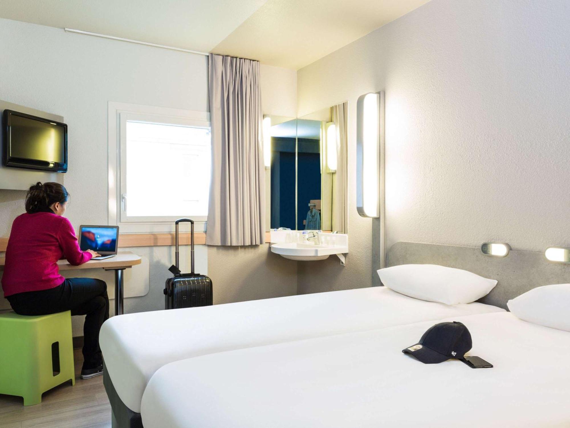 Ibis Budget Paris Porte De Montmartre Hotel Saint-Ouen  Ngoại thất bức ảnh